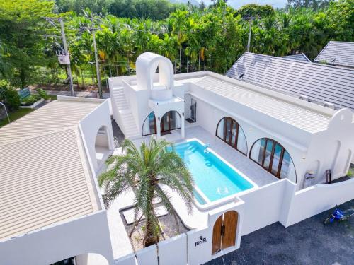 Khanom Villa | จันทร์ - Private Pool Villa พูลวิลล่าขนอม