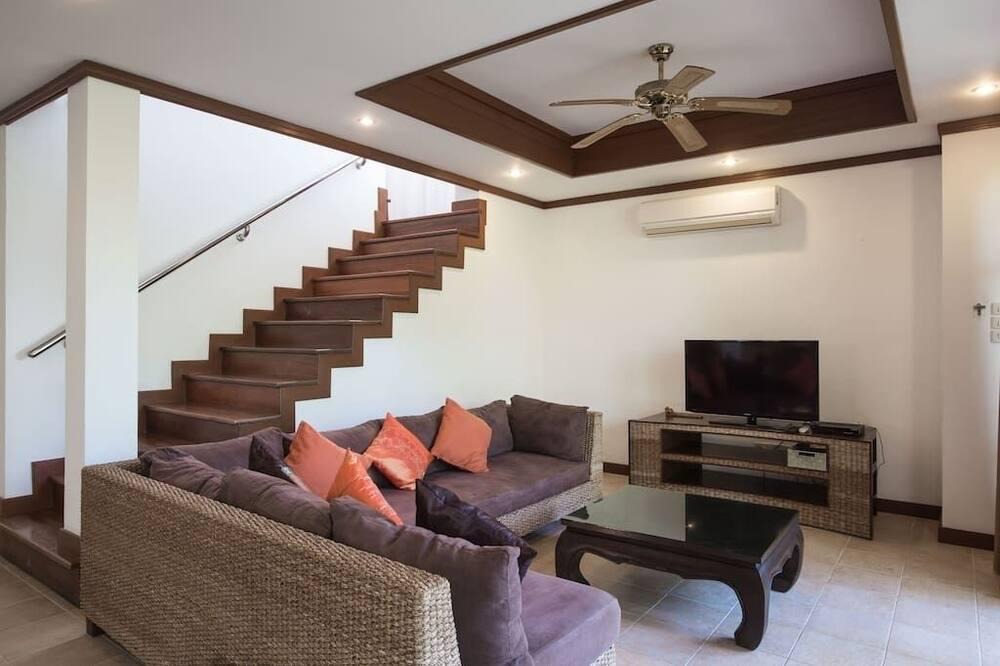 Moo 5 Villa | 3 Bed Villa Beach Front Resort (TG25)