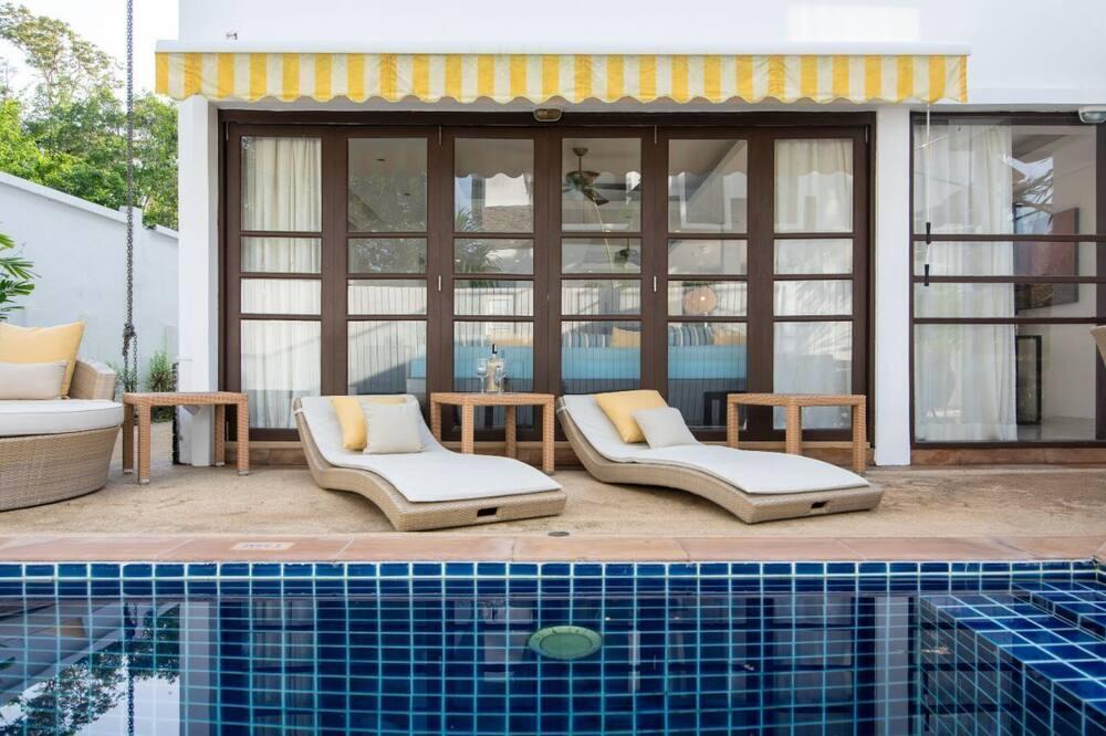 Bang Po Villa | 3 Bedroom Villa near Beachfront