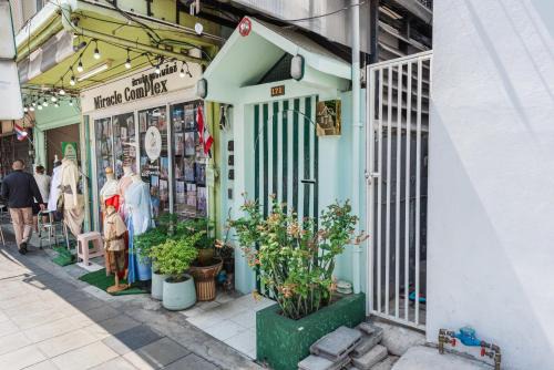 Bangkok Yai House | An Ant House