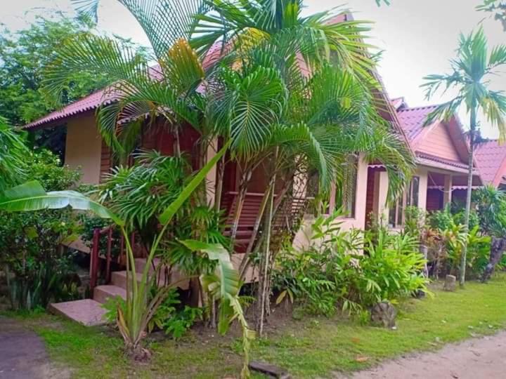 Haad Yao House | Apache Bar Haad yao