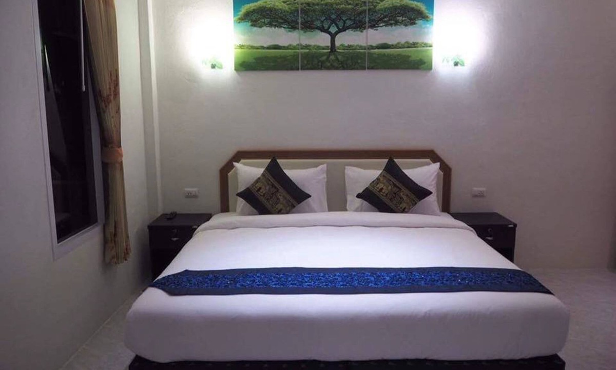Sa Khu Hotel | At Night Airport Resort