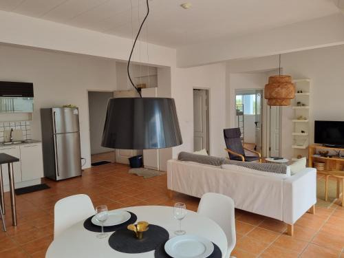 Kram Apartment | Avatara B condominium Family room B25