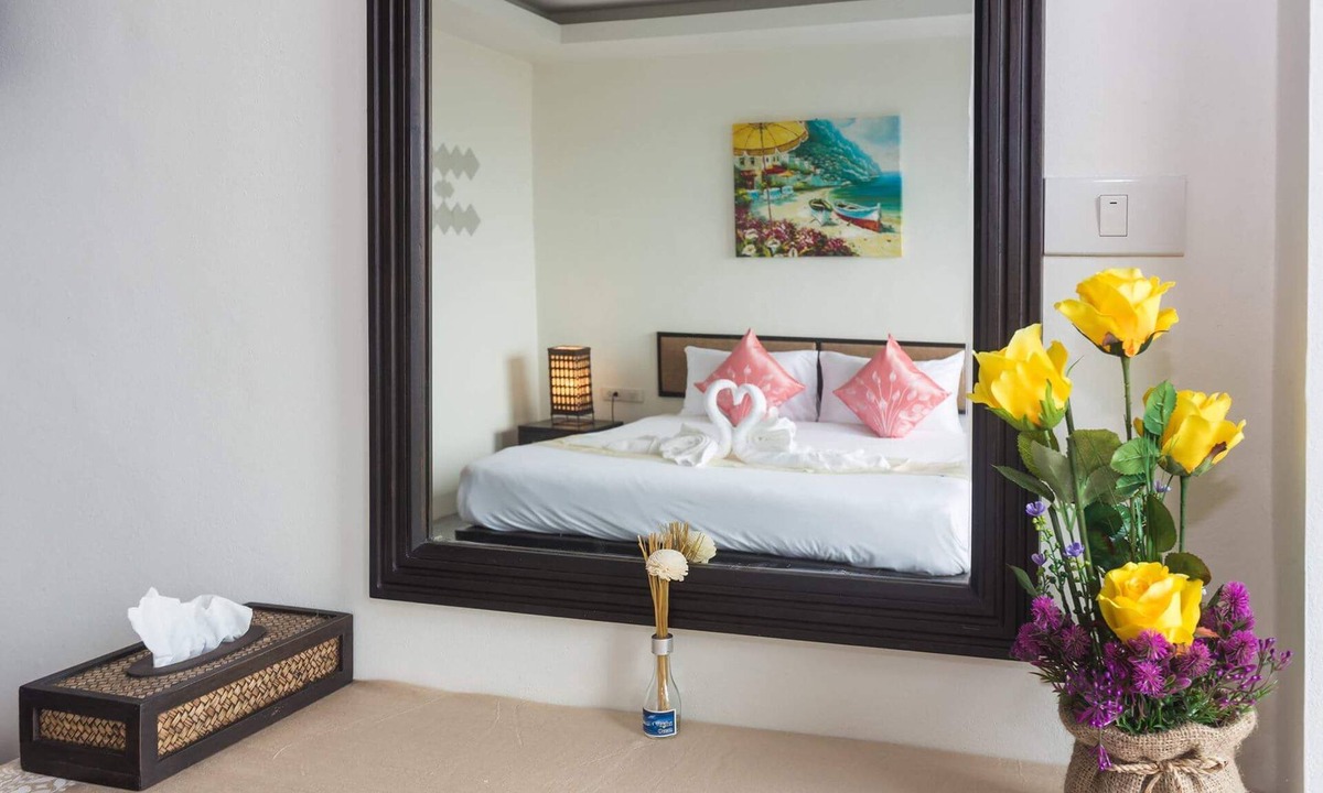 Patong Hotel | Awesome room located in the higher hill of patong
