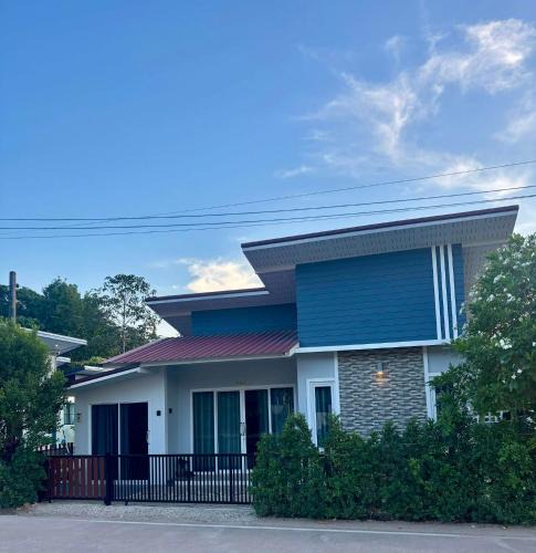 Koh Kaew Apartment | Baan Pranee house Long Beach Koh Lanta