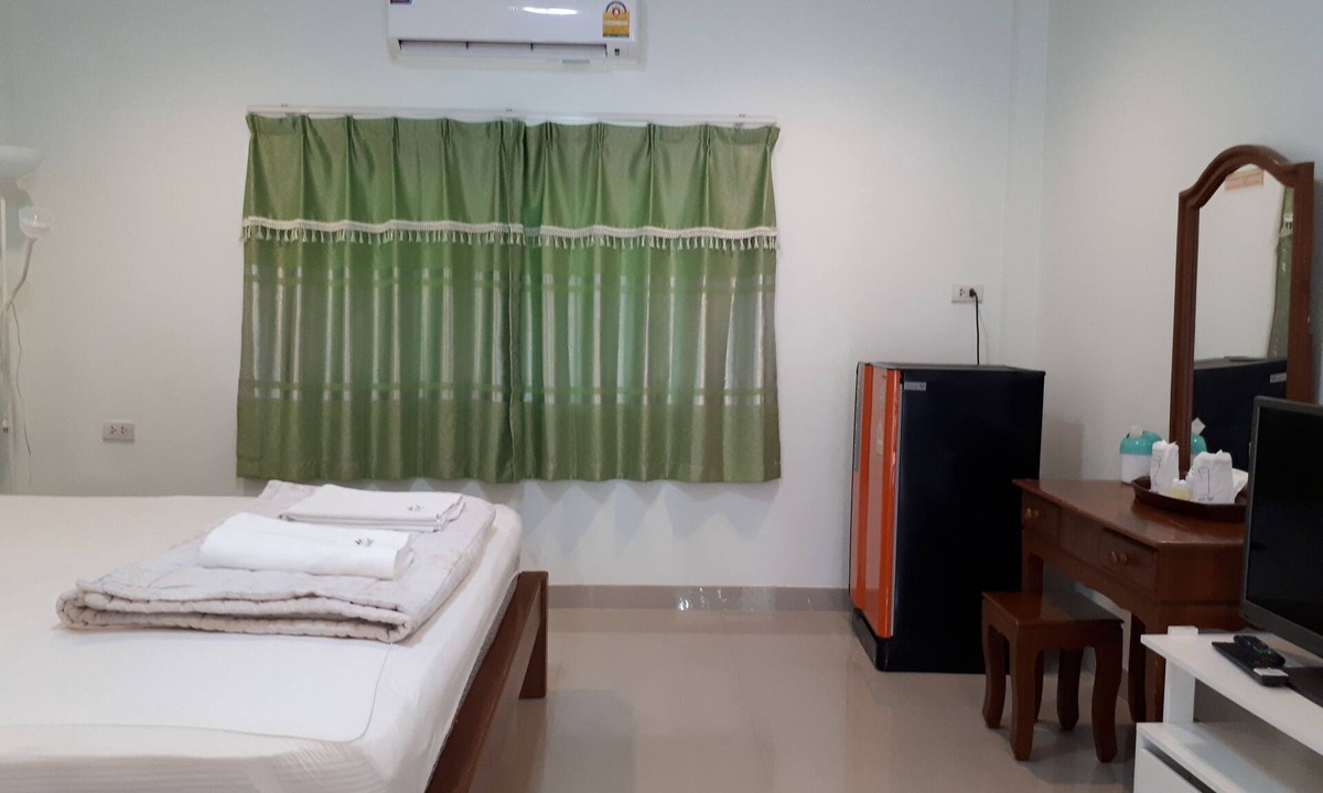 Ban Pong Hotel | Baan Rimnam Resort