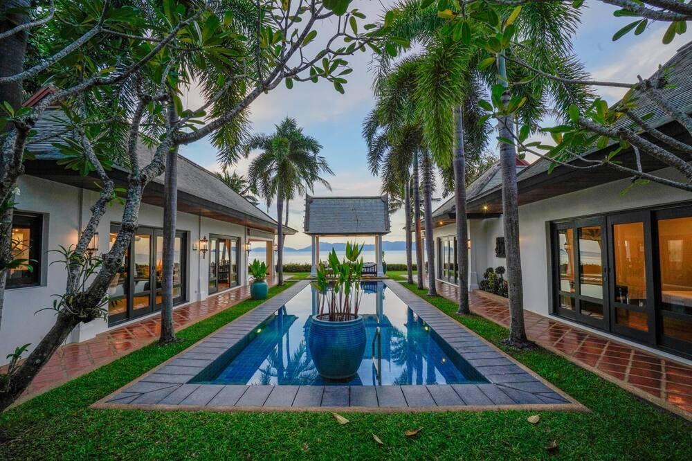 Mae Nam Villa | BeachFront 5 Bed in Boutique Resort! (M4)