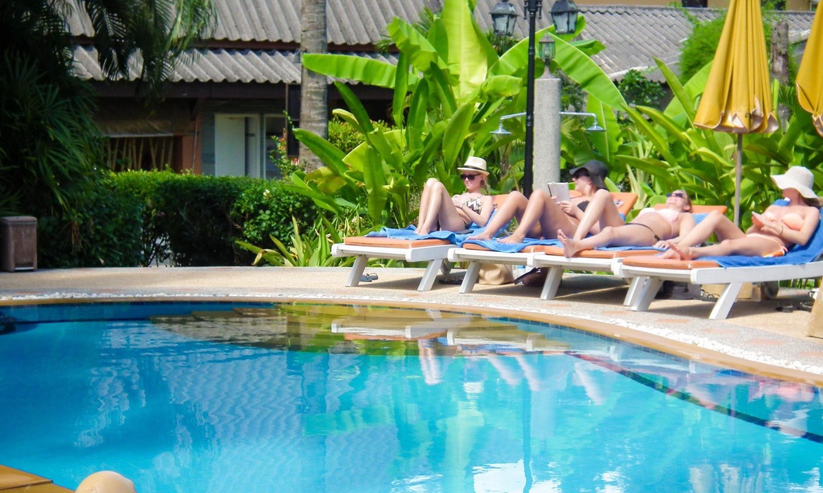 Cherngtalay Resort | Best Budget Hotel in Bang Tao Beach, 100 Meters Away from the Beach.