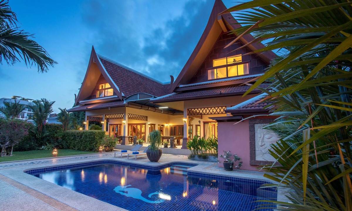 Ban Saiyuan Villa | Blissful Villa Felicity with Ample Space