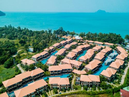 Ko Yao Hotel | Blue Bay Resort - Access to Pool and Beach-Phuket & Krabi