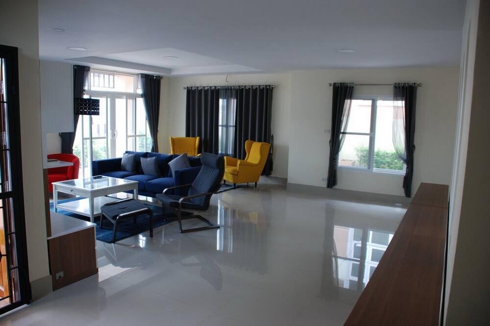 Hat Yai Villa | Brand New 300M2 VILLA close to Had Yai.