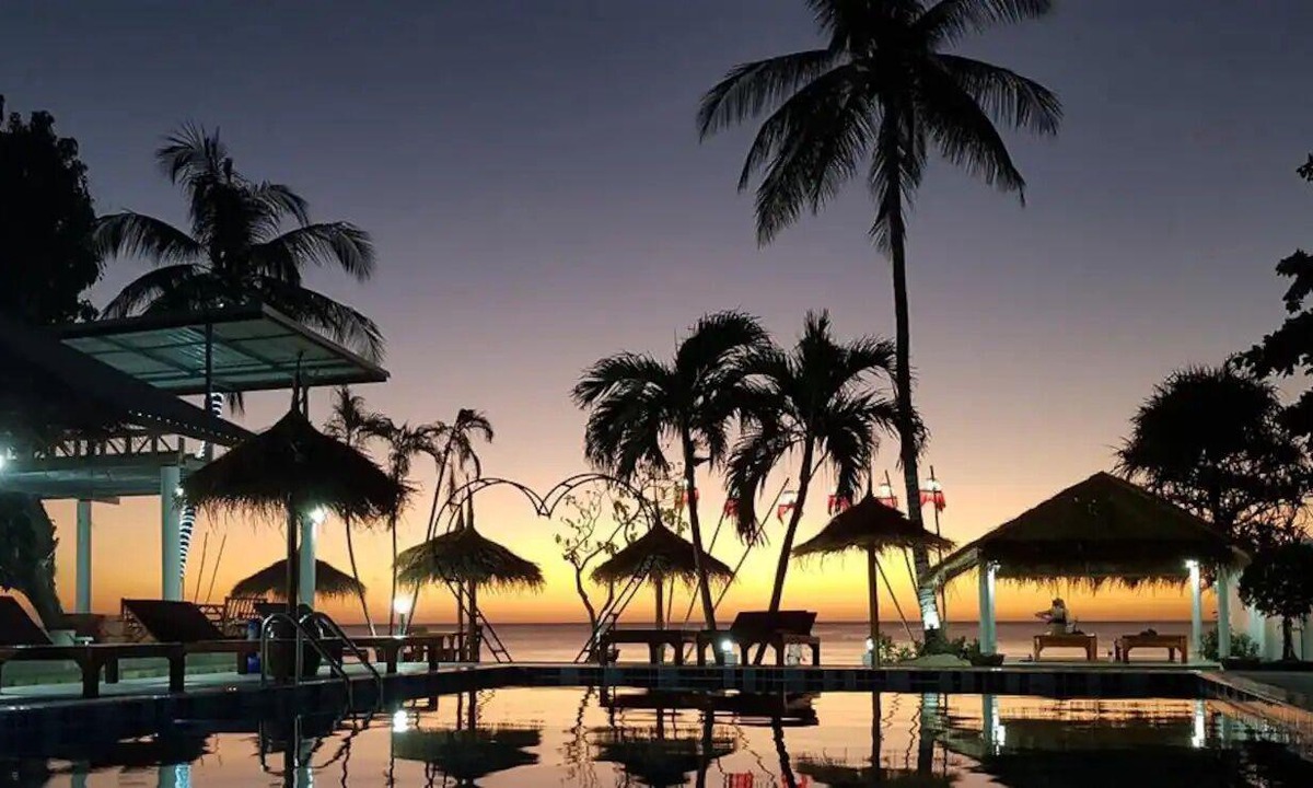 Ko Lanta Ski Chalet | Bungalow - Sleeps 2 - Terrace - Beach Close