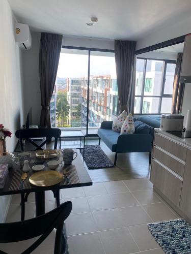 Wichit Apartment | Centrio Condominiums Top Floor with Pool and Garden view
