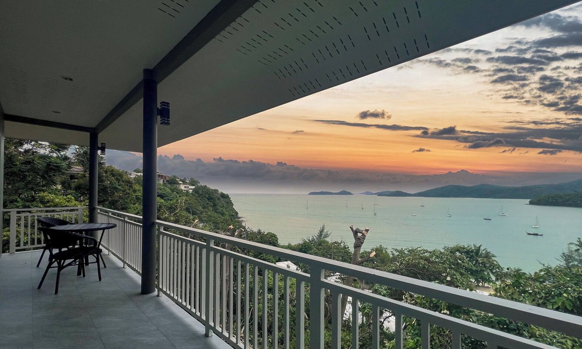 Talat Nuea House | Charming bungalow with WiFi and AC in serene Ao Yon Bay , Cape Panwa Phuket