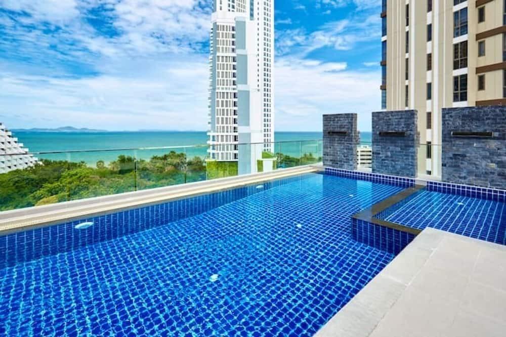 North Pattaya Condo | Featuring an outdoor pool