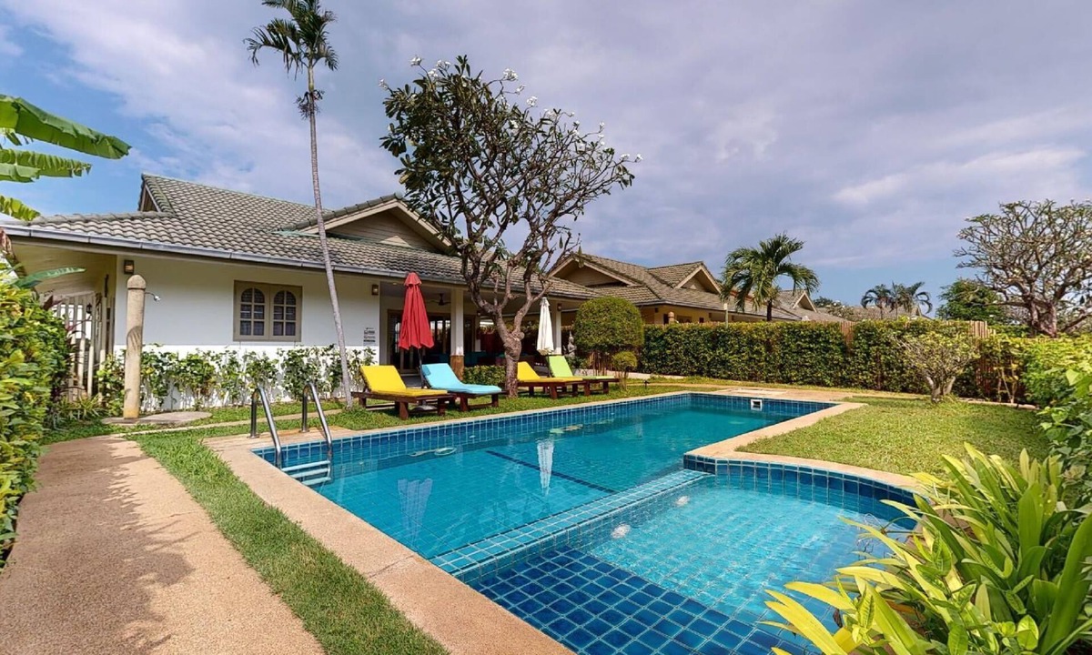 Moo 5 Villa | four bed room deluxe villa in beach resort idyllic samui