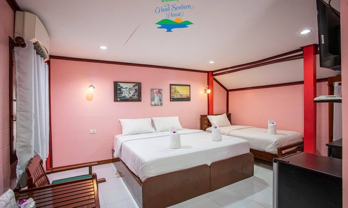 Mae Ram Phueng House | Haad Somboon House