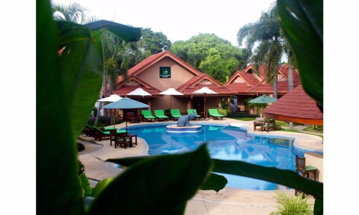 Rawai Hotel | Happy Elephant Resort - Premium Deluxe rooms Without Kitchen 2