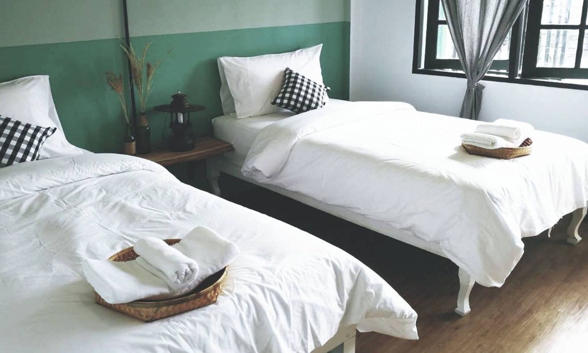 Phanat Nikhom Hotel | I-DNA PhanatNikhom Hometel
