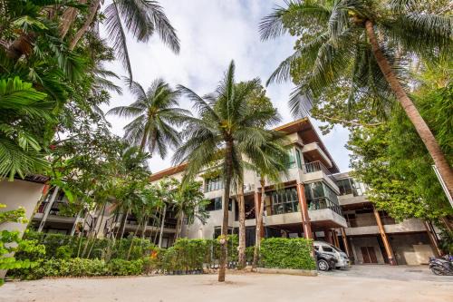 Chaweng City Center Hotel | J4 Samui Hotel - Chaweng Beach