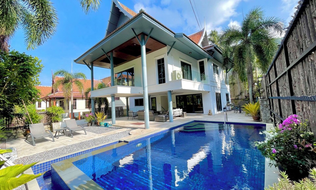 Kata Villa | Kata Vista - Luxury Modern 4BR Private Pool Villa - 5 mins from Kata Beach