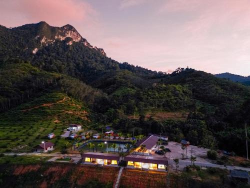 Khlong Sok Resort | Khaosok River Stone Resort & Camp