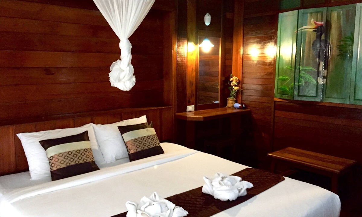 Ko Ngai Hotel | Koh Ngai Thanya Beach Resort