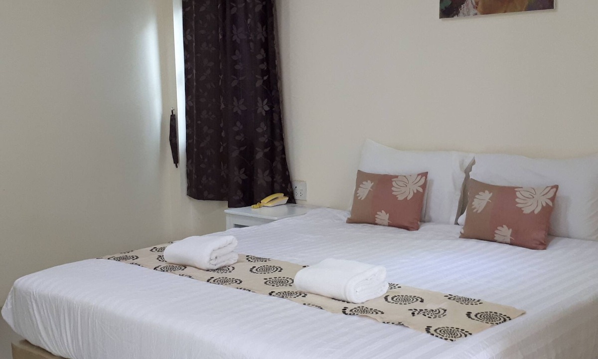 Chom Bueng Hotel | Lake Scene Resort