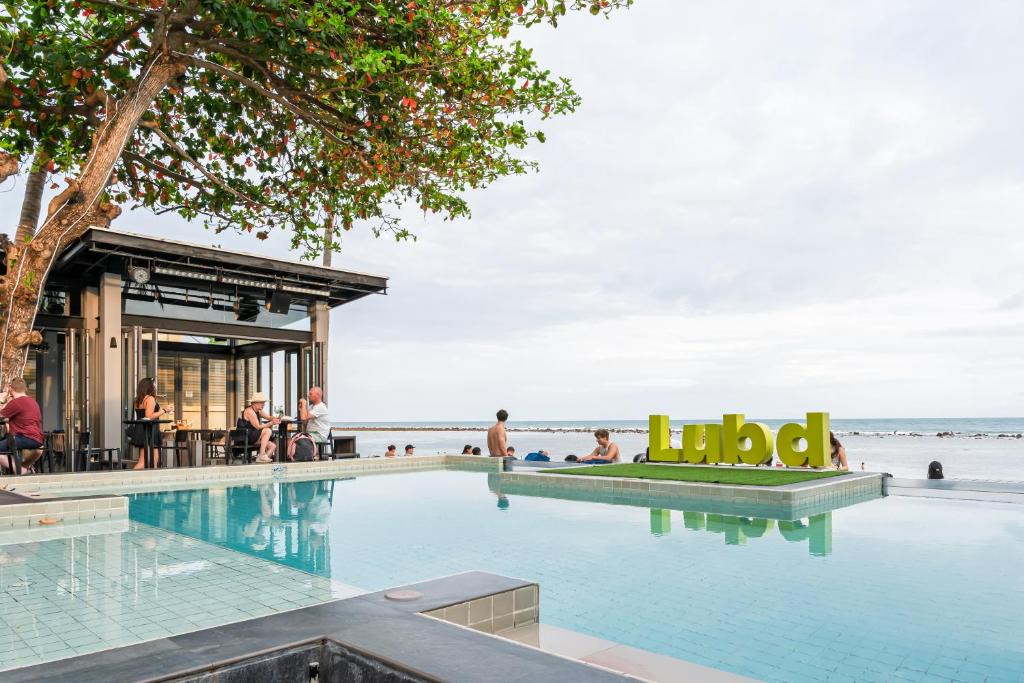 Chaweng City Center Hotel | Lub d Koh Samui Chaweng Beach - Beachfront & Vibrant Social Vibe