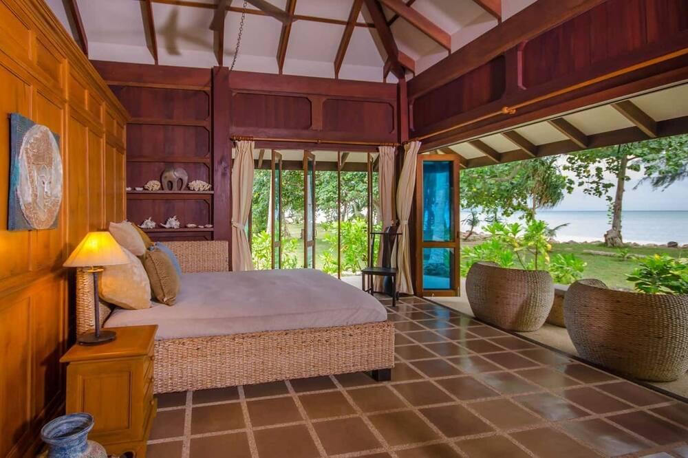 Nuea Khlong Villa | Luxury 3 Bedroom Villa Baan Madelaine !!