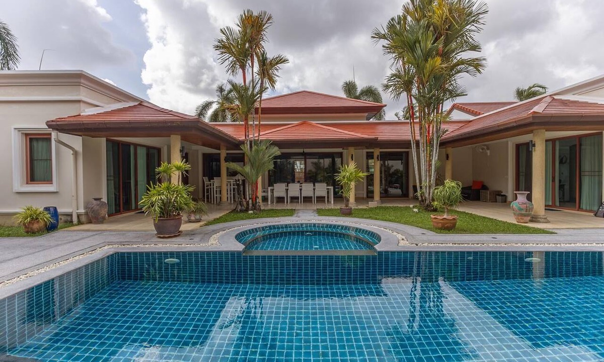 Cherngtalay Villa | Luxury 4BR Villa with Private Pool & Jacuzzi