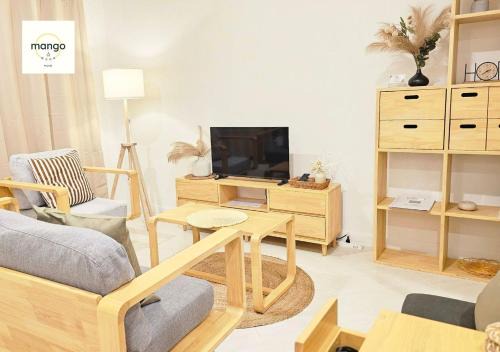Phuket House | Mango Moon Phuket Art Haus 1 BR Near Central Phuket