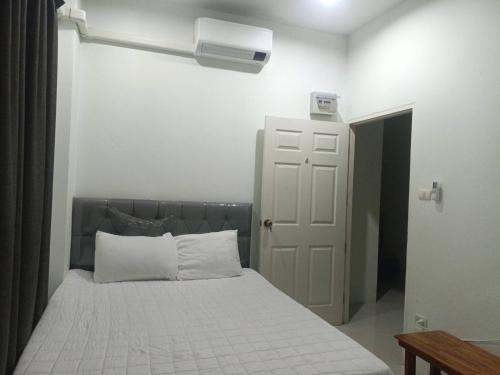 Ban Saiyuan House | Master Wit Private room in Rawai