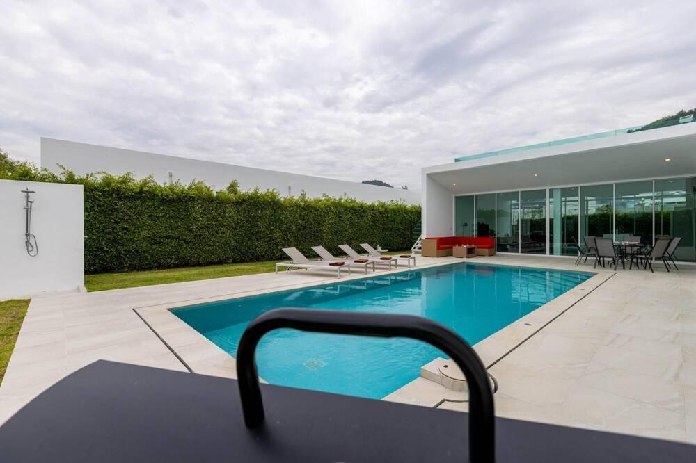 Khao Tao Villa | Modern 4 Bedroom Pool Villa (KHA5)