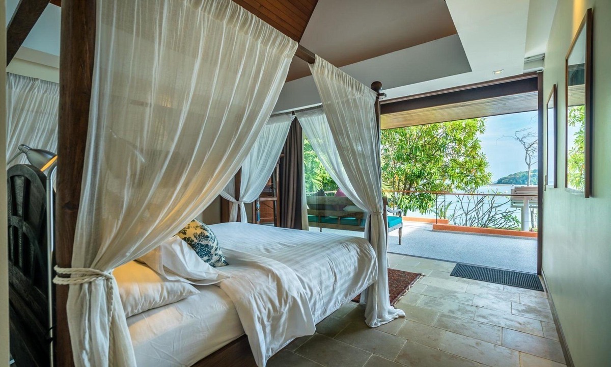 Wichit Villa | Nam Bo Villa by Lofty - Oceanfront private pool villa with maid and cook