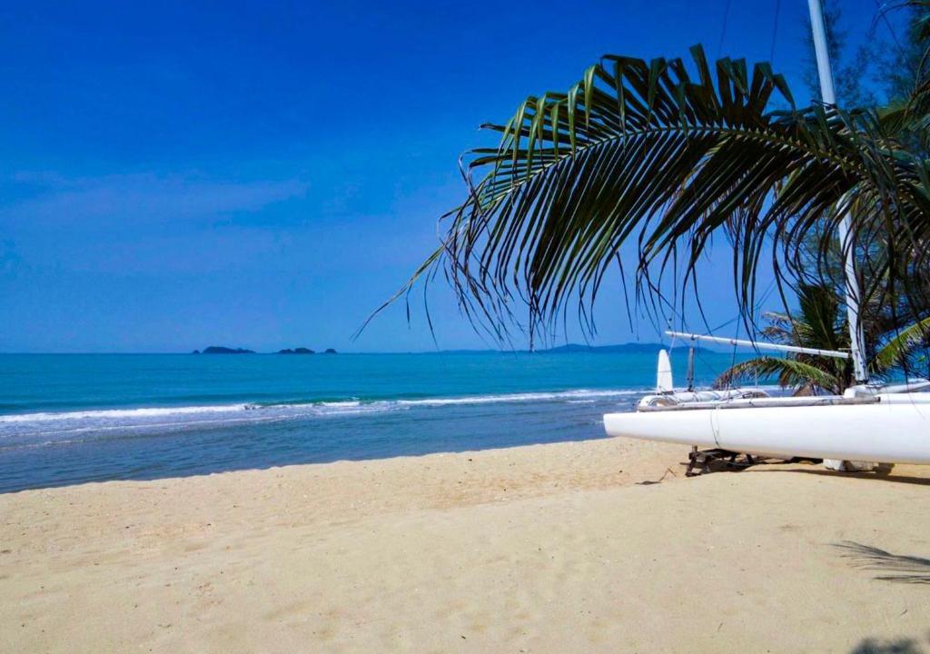 Chakphong House | Natural Villas -Front Samet - Beach front 3BR with Pool
