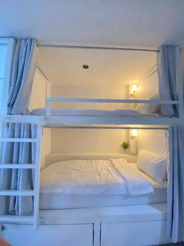 Bophut Hostel | Nomad Stay Hostel with Coworking Space