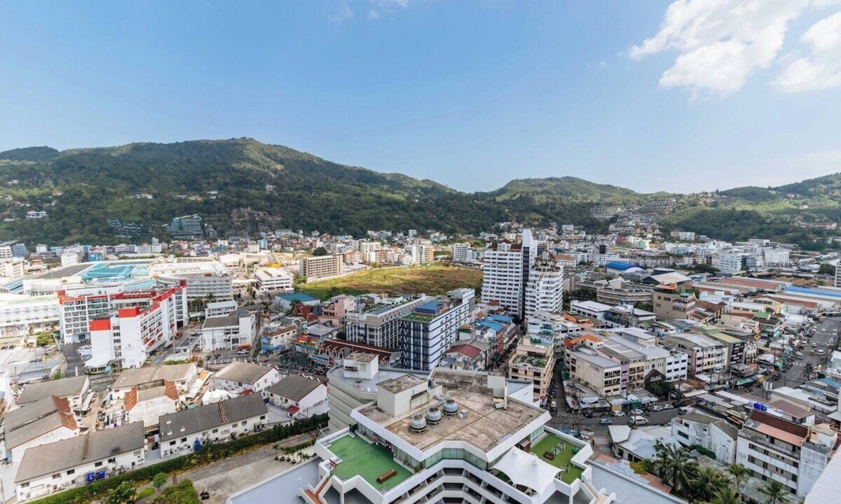 Patong Apartment | Patong Tower Biggest Steps to Beach Bangla C284
