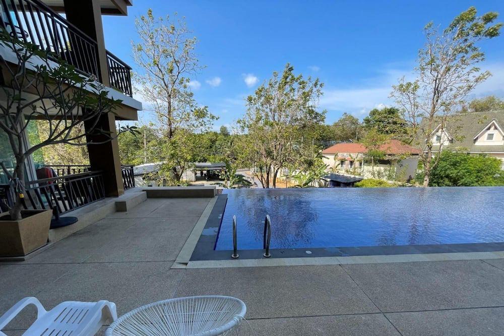 Ban Saiyuan Apartment | Peaceful Condo in Rawai, poolside apartment with washer
