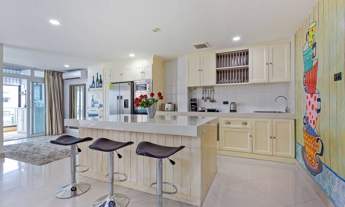 Jomtien Apartment | Penthouse - 2-Bed w/Private Elevator/Olympic Pool