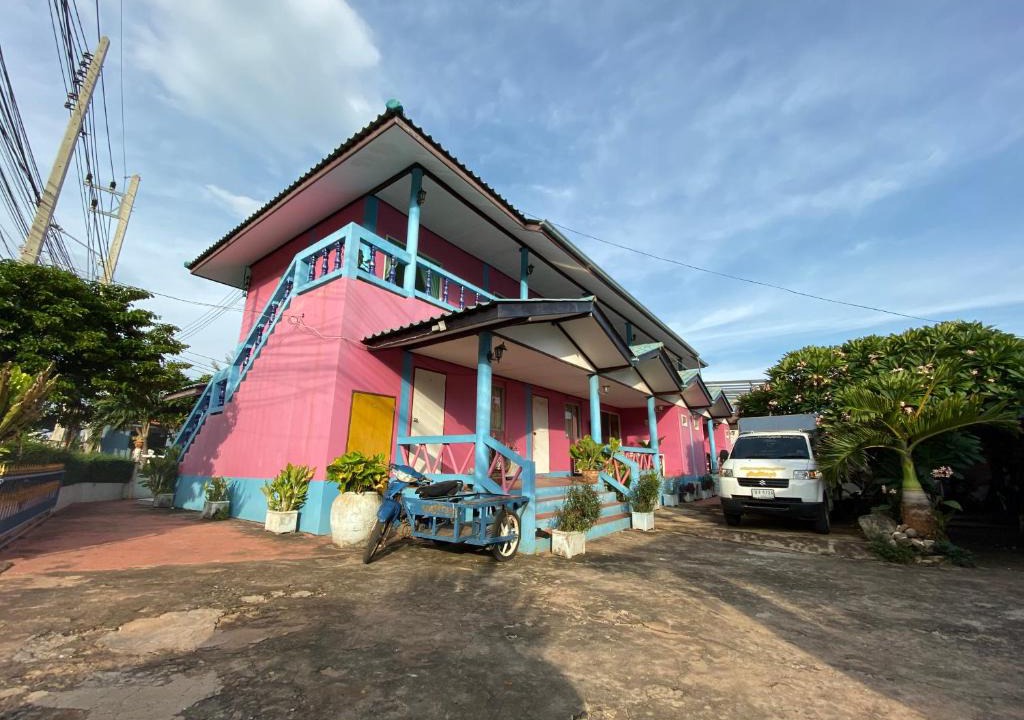 Koh Lan Resort | Phuttharaksa Resort