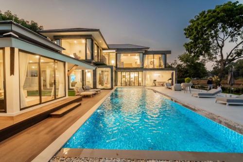 Sam Phraya Villa | Plam hill