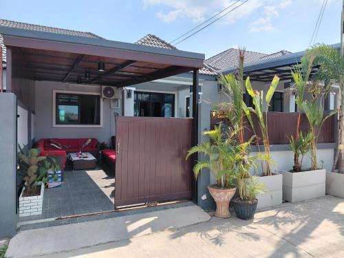 Pong House | Poolhaus Pattaya Pong