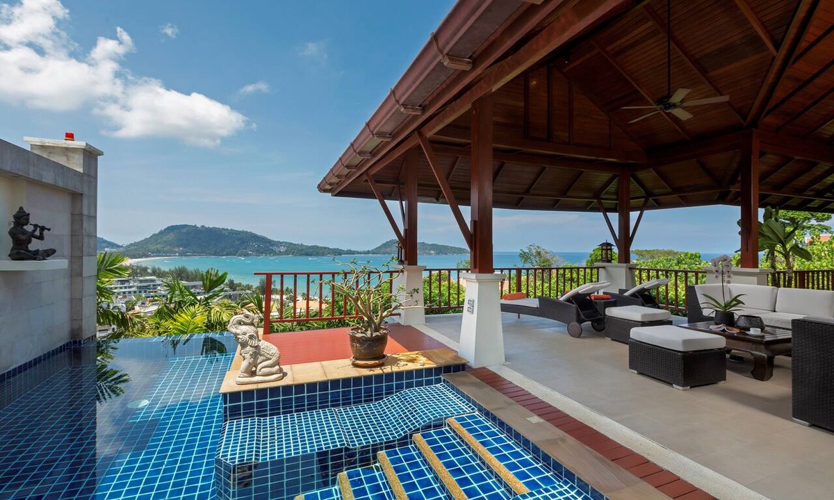 Patong House | Residence Disa – Panoramic sea views above Patong Bay, just steps from the beach