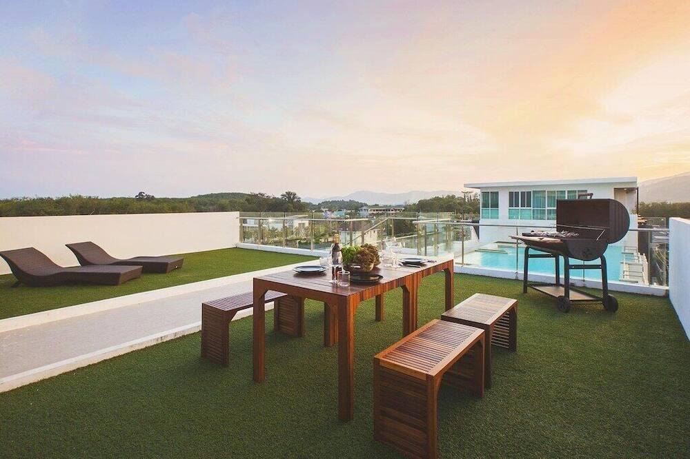 Talat Nuea Apartment | Romantic and comfortable property ideally located in Phuket