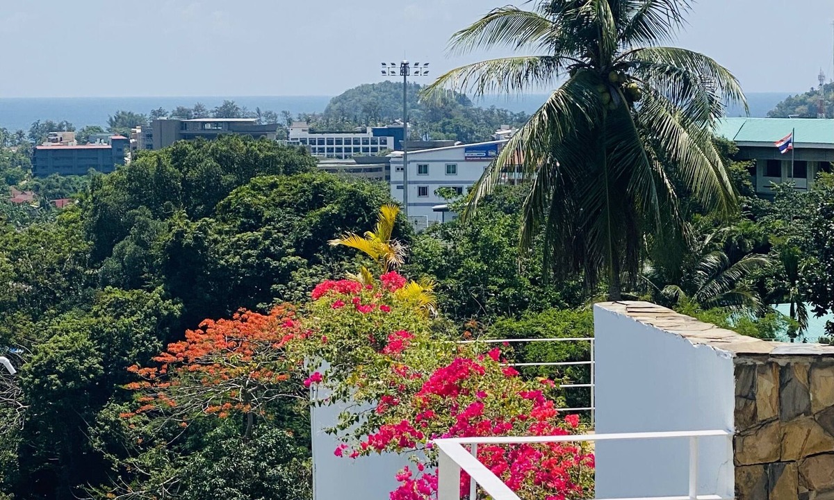 Karon Condo | Sea view apartment, 5 min drive from Kata Beach