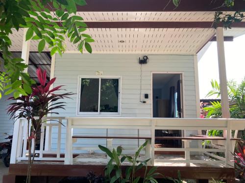 Ko Pha-ngan House | Seasalt 1 Cozy Studio with Full kitchen and fast WiFi