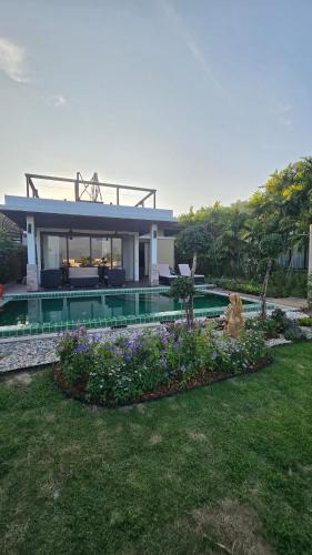 Khao Tao Villa | Seaview Spirit Private Pool & Jacuzzi Villa