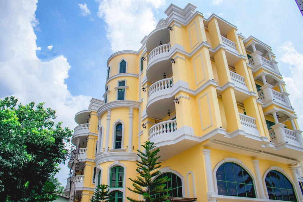Wat Bowon Niwet Hotel | Siri Grand Bangkok Hotel
