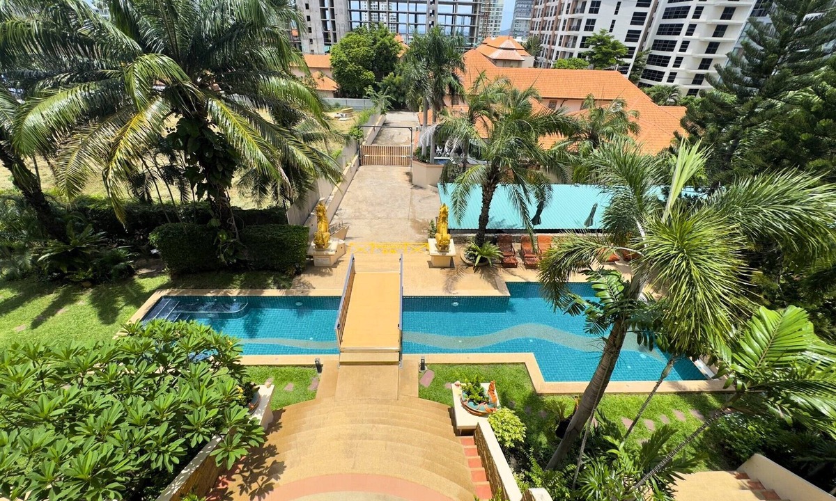 Pratumnak Hill Apartment | Spacious 2-Bedroom Pool-View Condo - Executive Residence 2, Pratumnak
